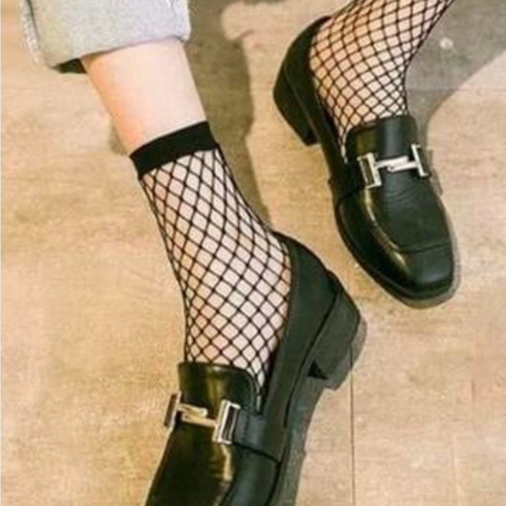 NWT  fish net mesh ankle socks - Picture 2 of 2